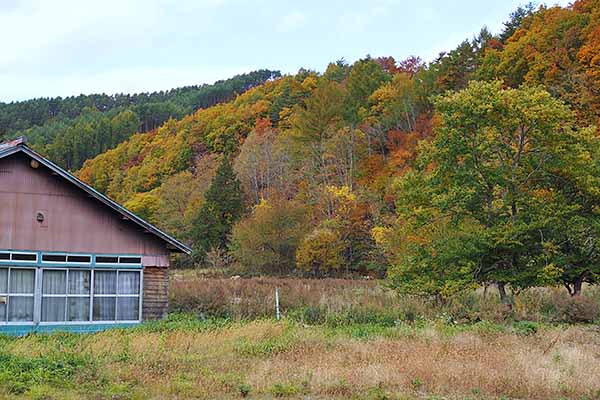 紅葉に彩る町村