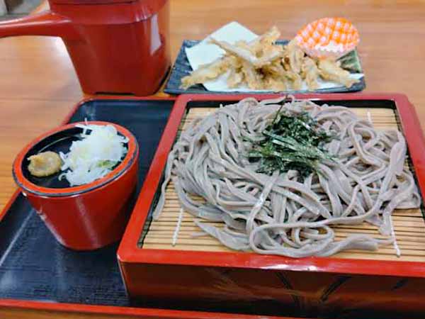 薮川と言えば、コレ!薮川そば