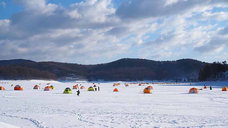外山の冬（岩洞湖）2025